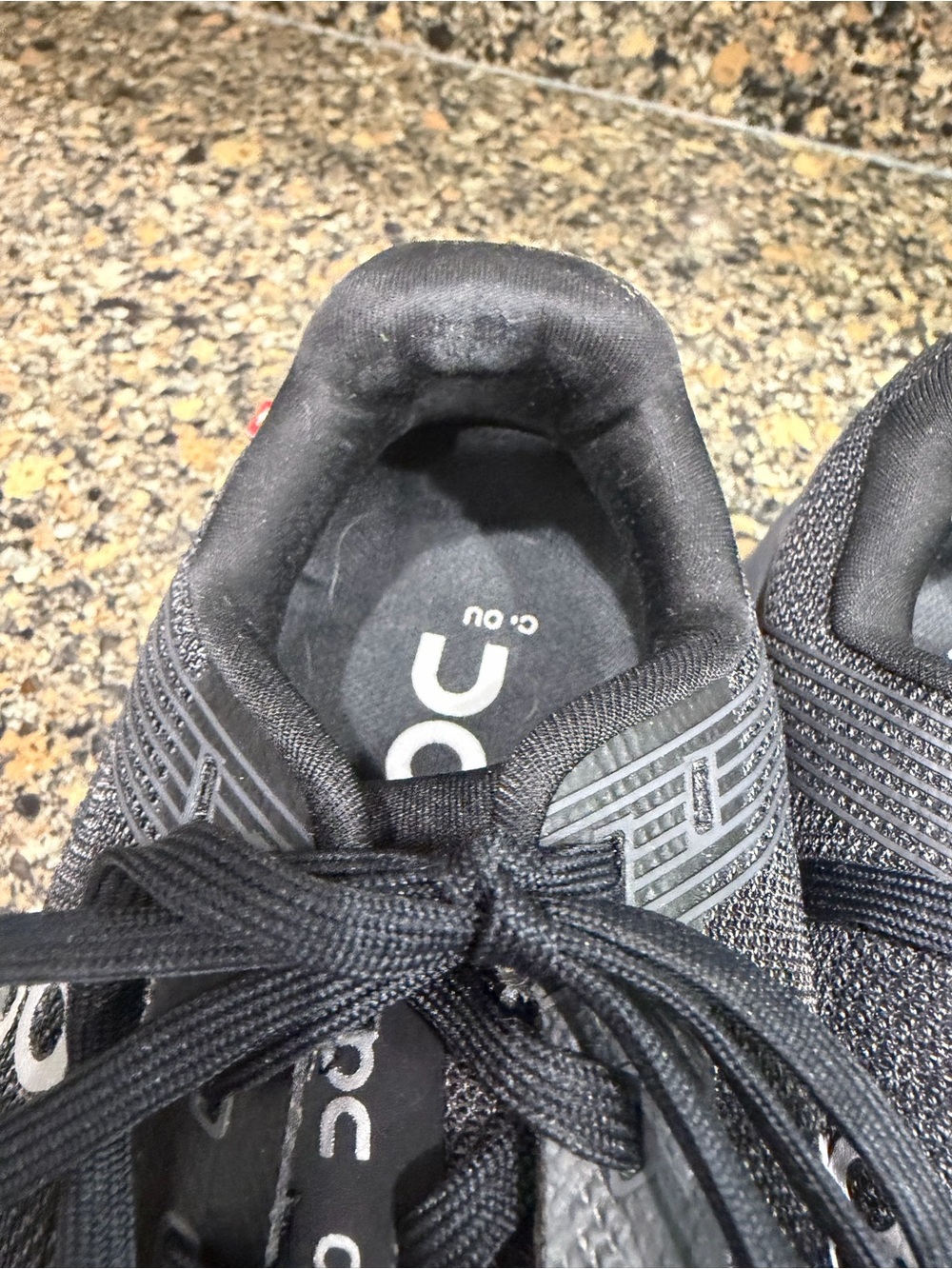 ON CloudTec Black Running Sneakers ladies 8 - Picture 5 of 12